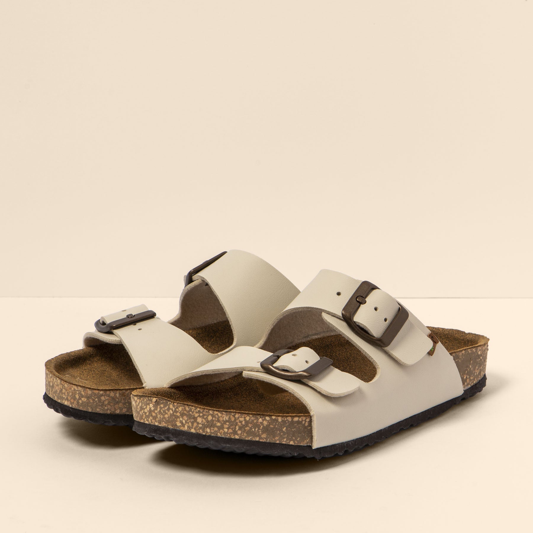 gid://shopify/Product/15700306755916_5