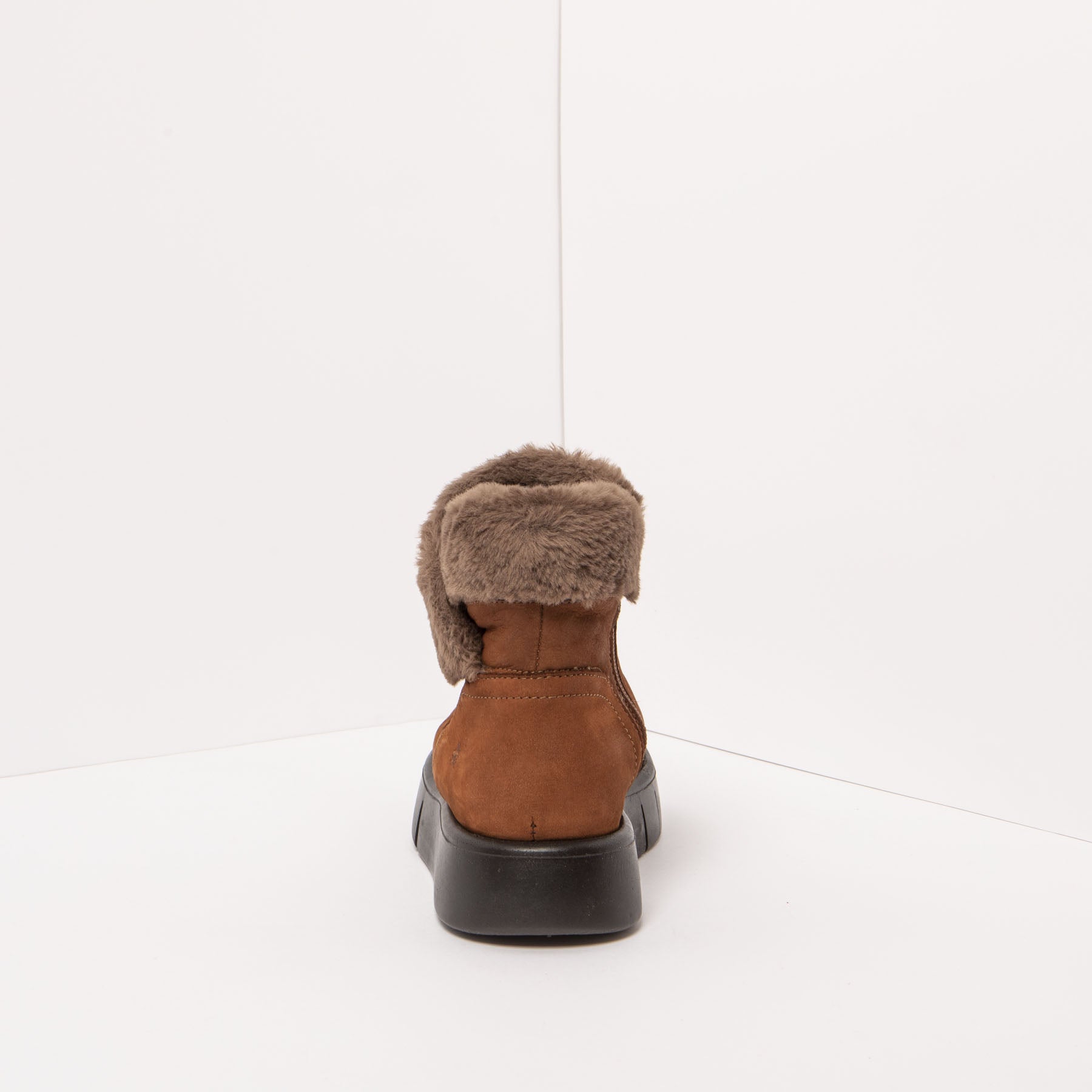 gid://shopify/Product/15785700327756_8