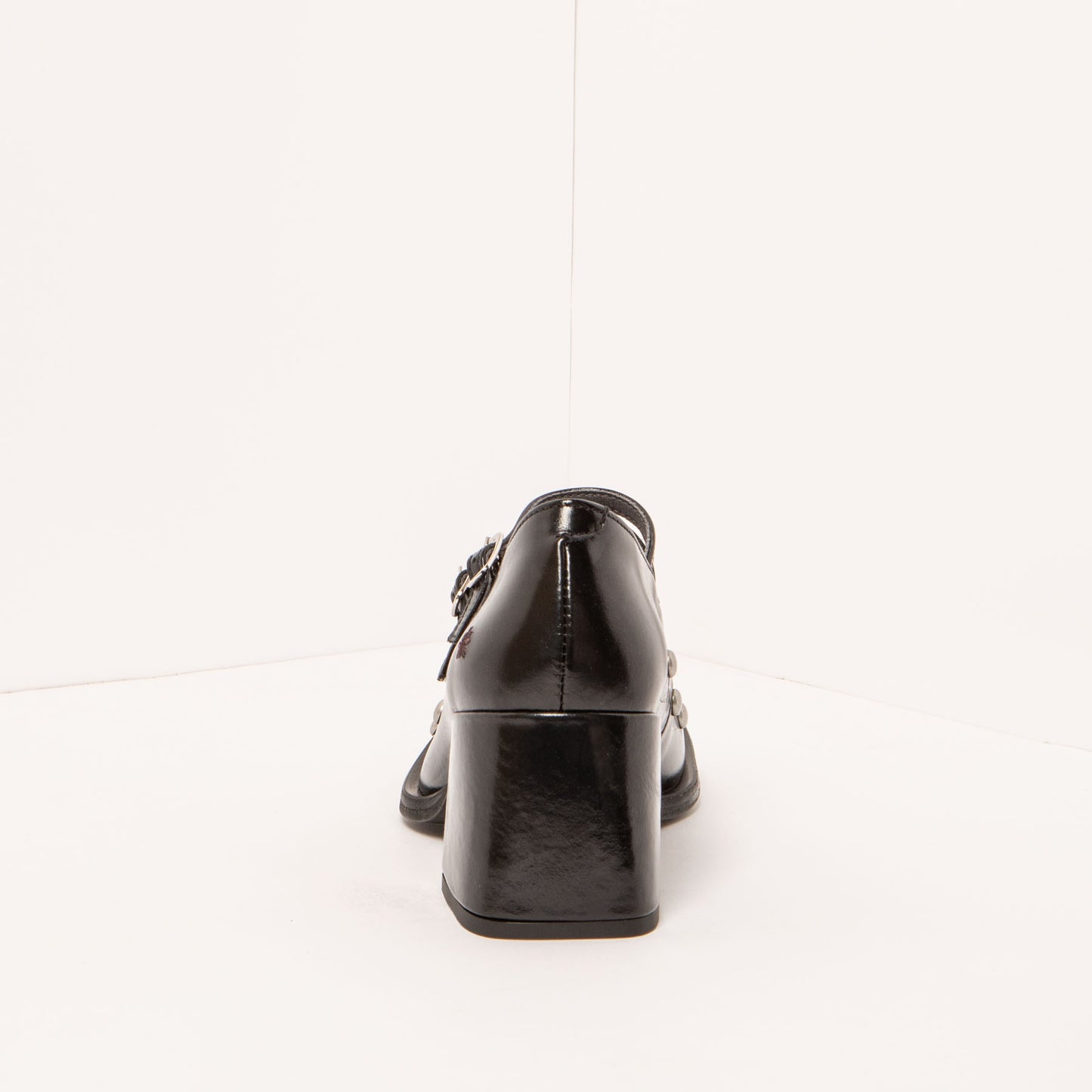 gid://shopify/Product/15694169702732_5