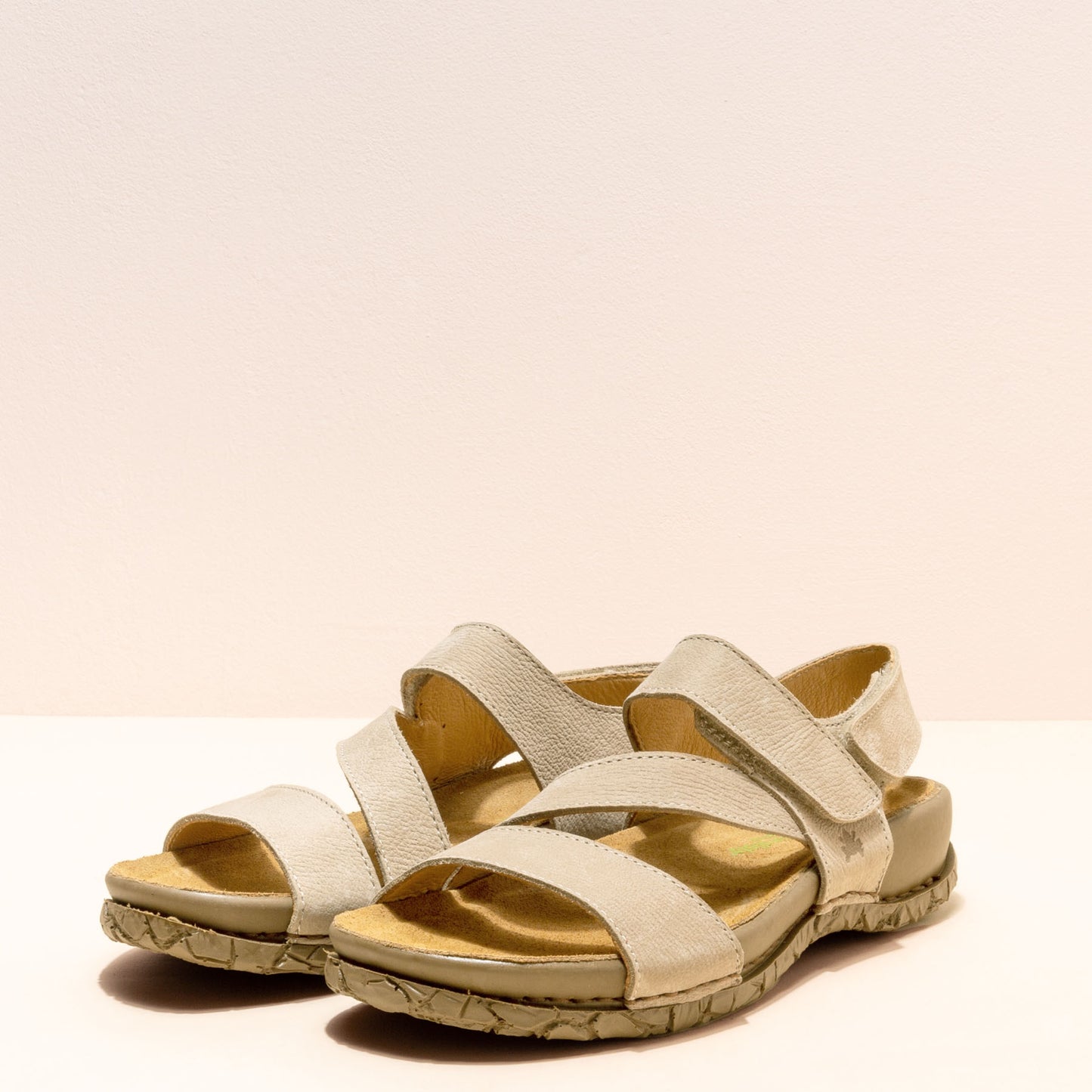 gid://shopify/Product/15700127908172_5