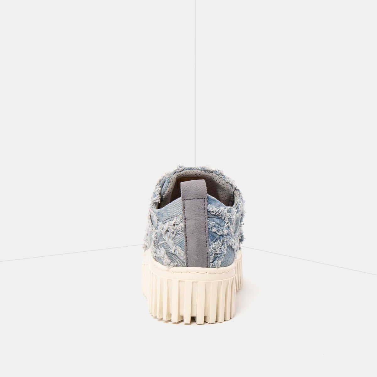 gid://shopify/Product/16172923814220_5