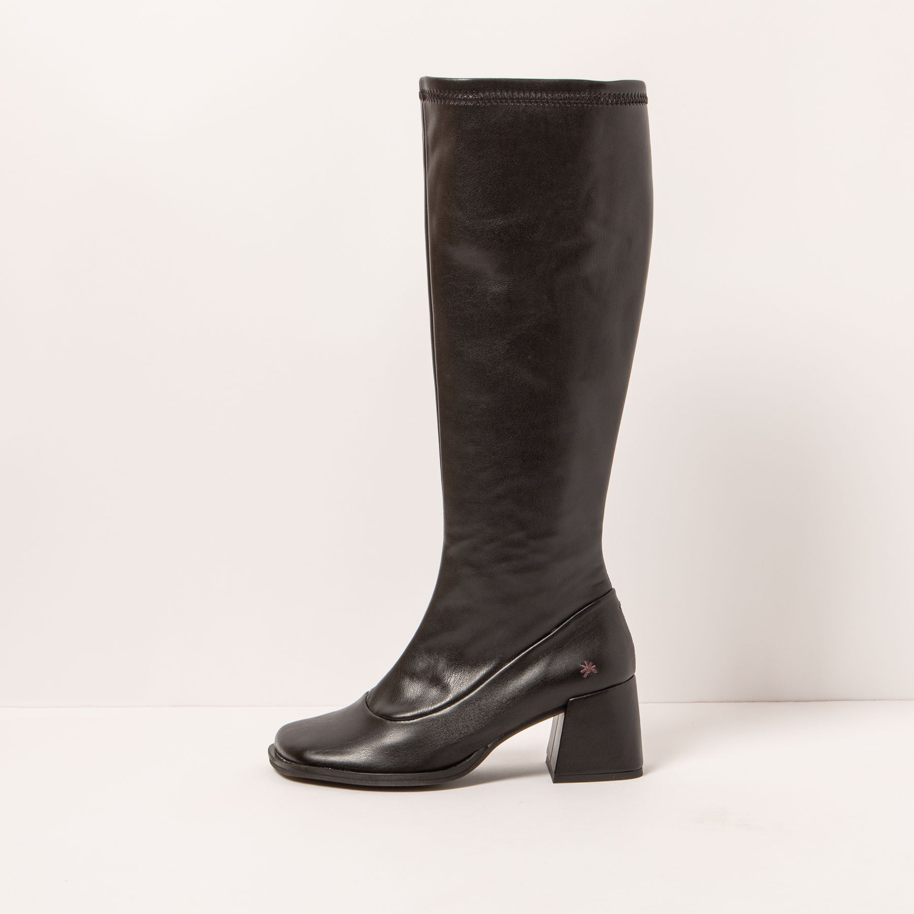gid://shopify/Product/15694201553228_1