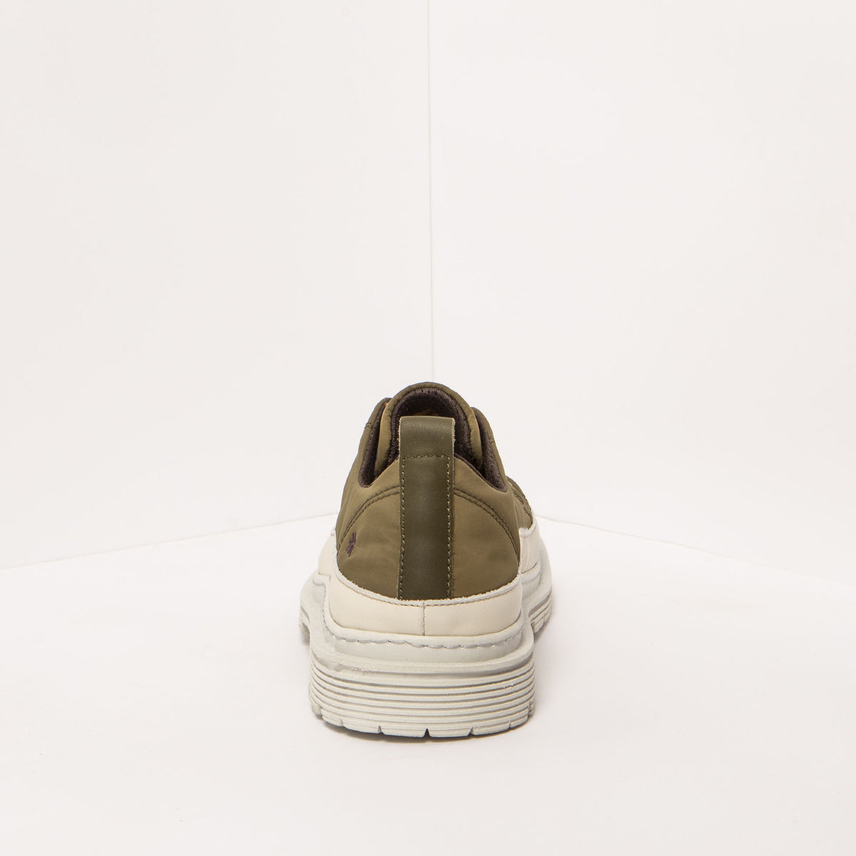 gid://shopify/Product/16171566825804_8