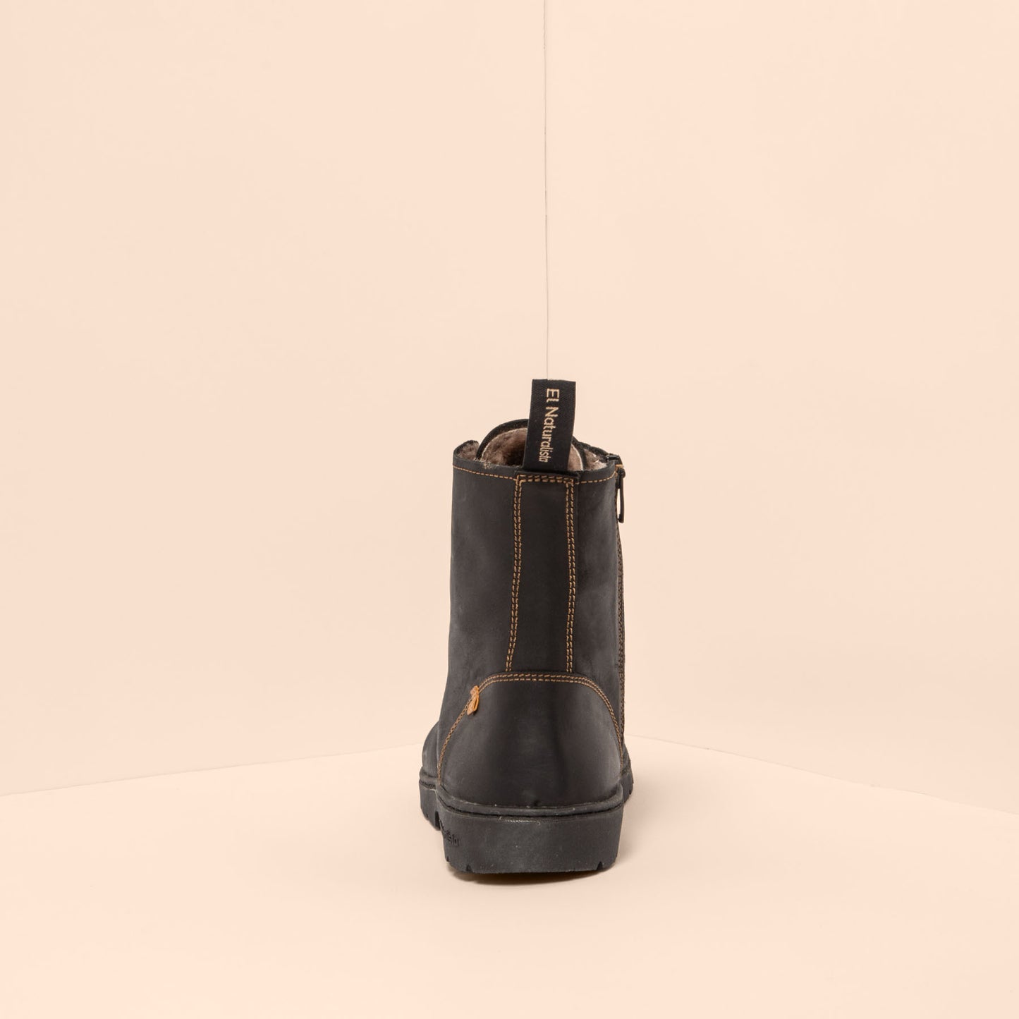 gid://shopify/Product/15700755644748_5