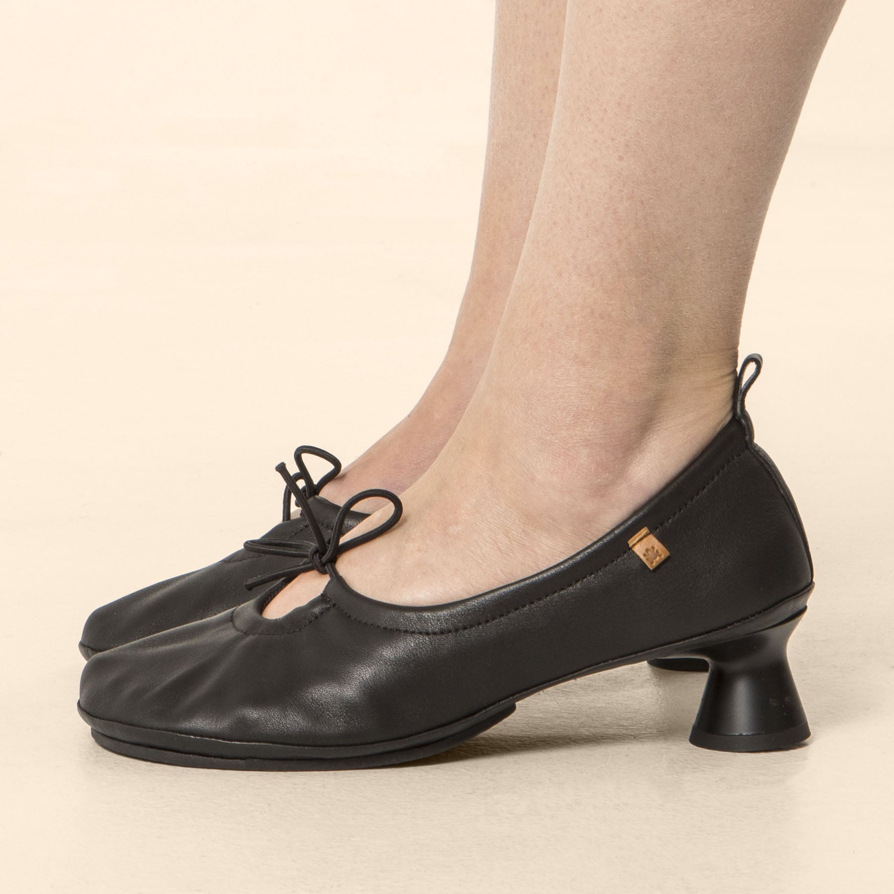 gid://shopify/Product/15700710424908_4