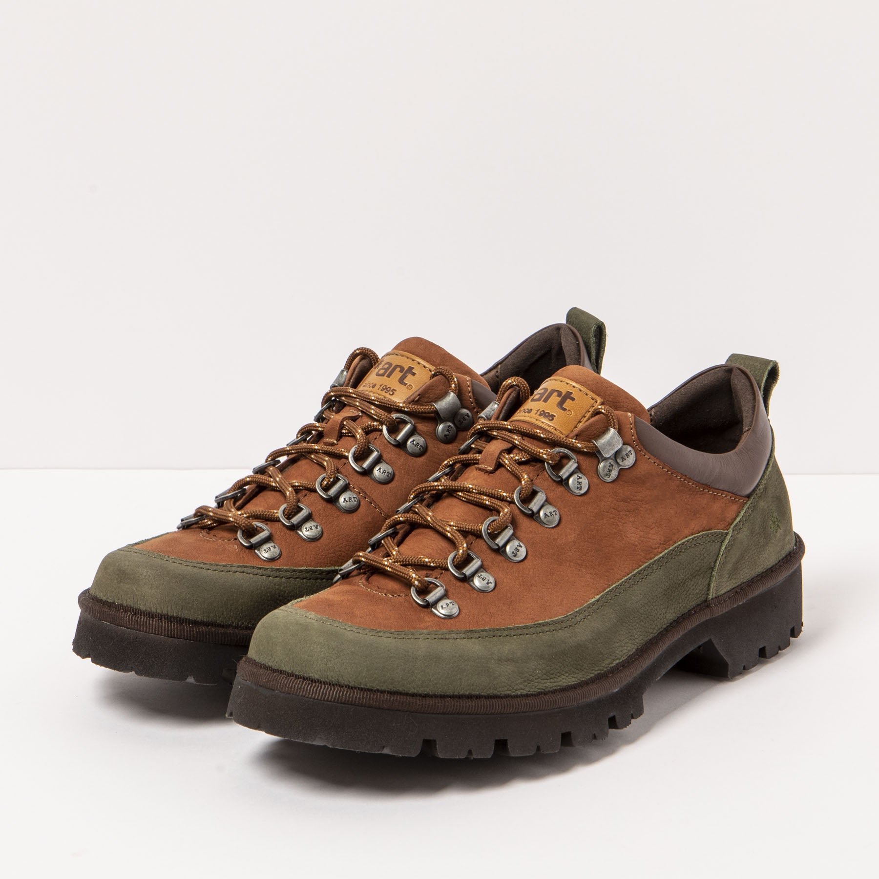 gid://shopify/Product/15785717170508_5