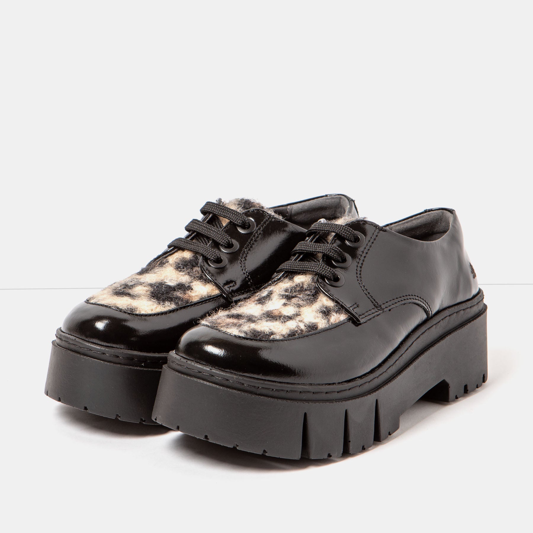 gid://shopify/Product/15694210236748_5