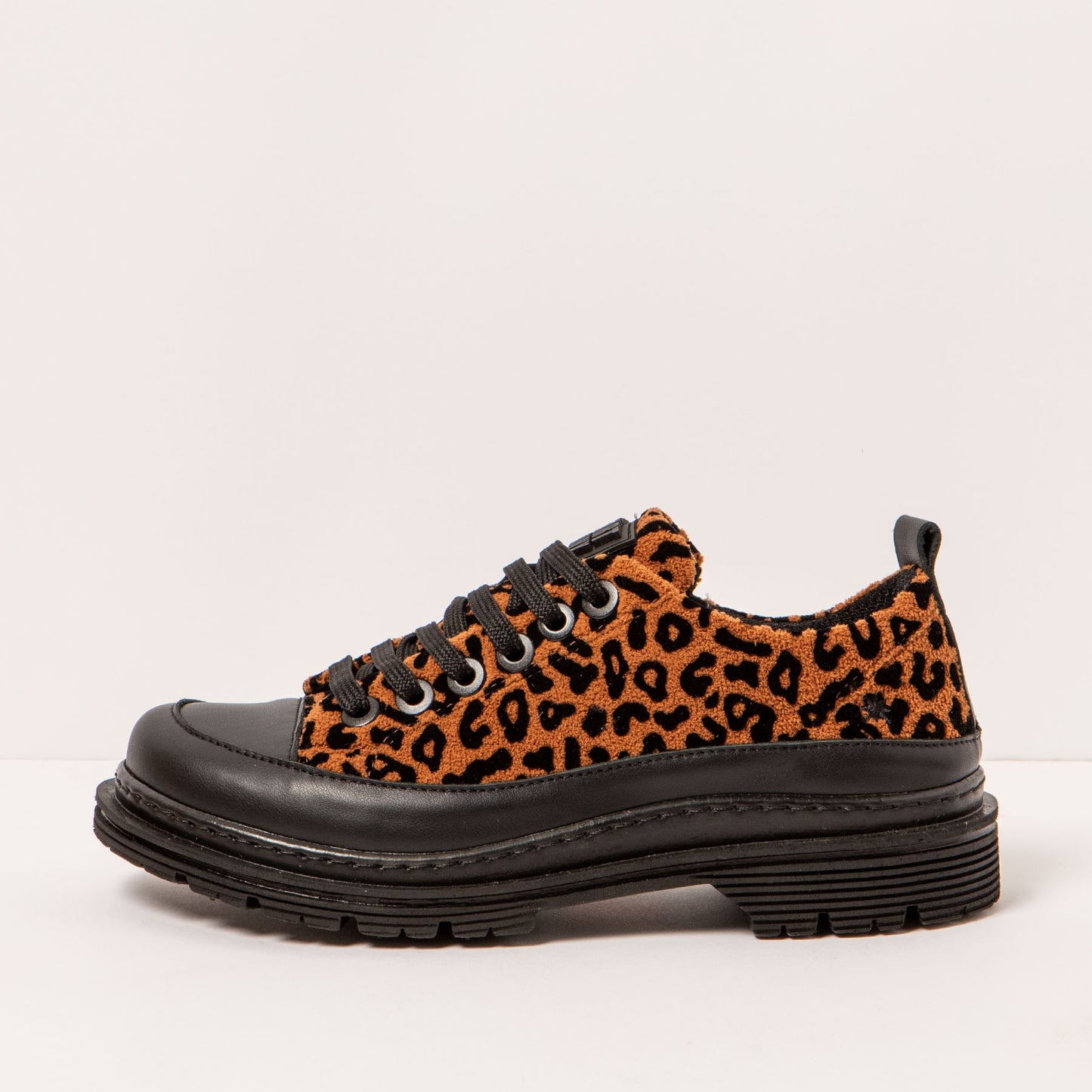 gid://shopify/Product/15694305689932_1