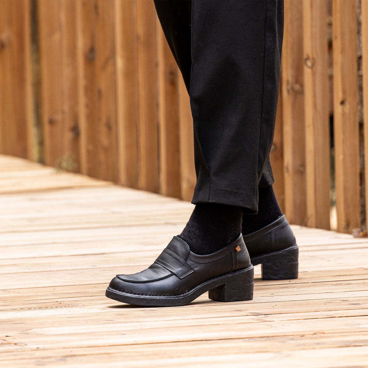 gid://shopify/Product/15700855456076_6