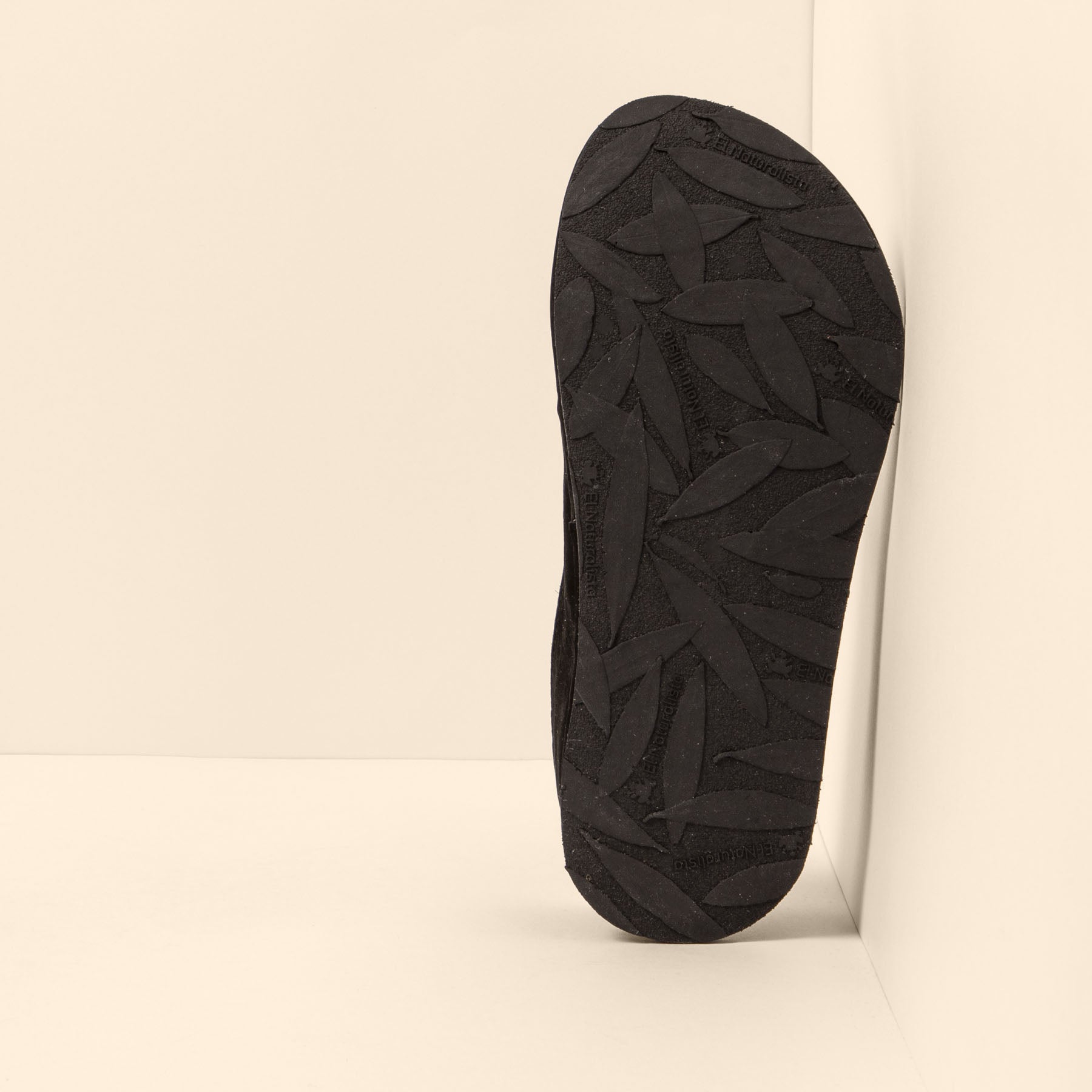 gid://shopify/Product/15700375241036_3