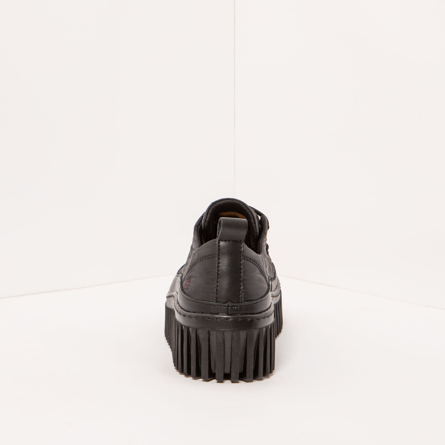 gid://shopify/Product/15694031814988_5