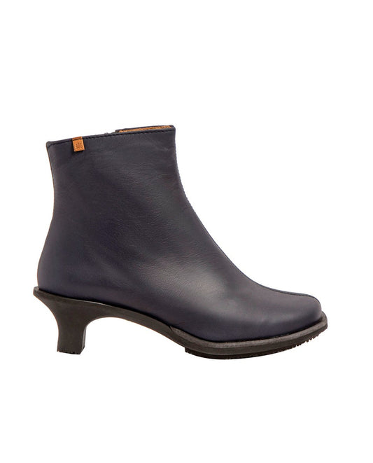 gid://shopify/Product/15700214612300_1