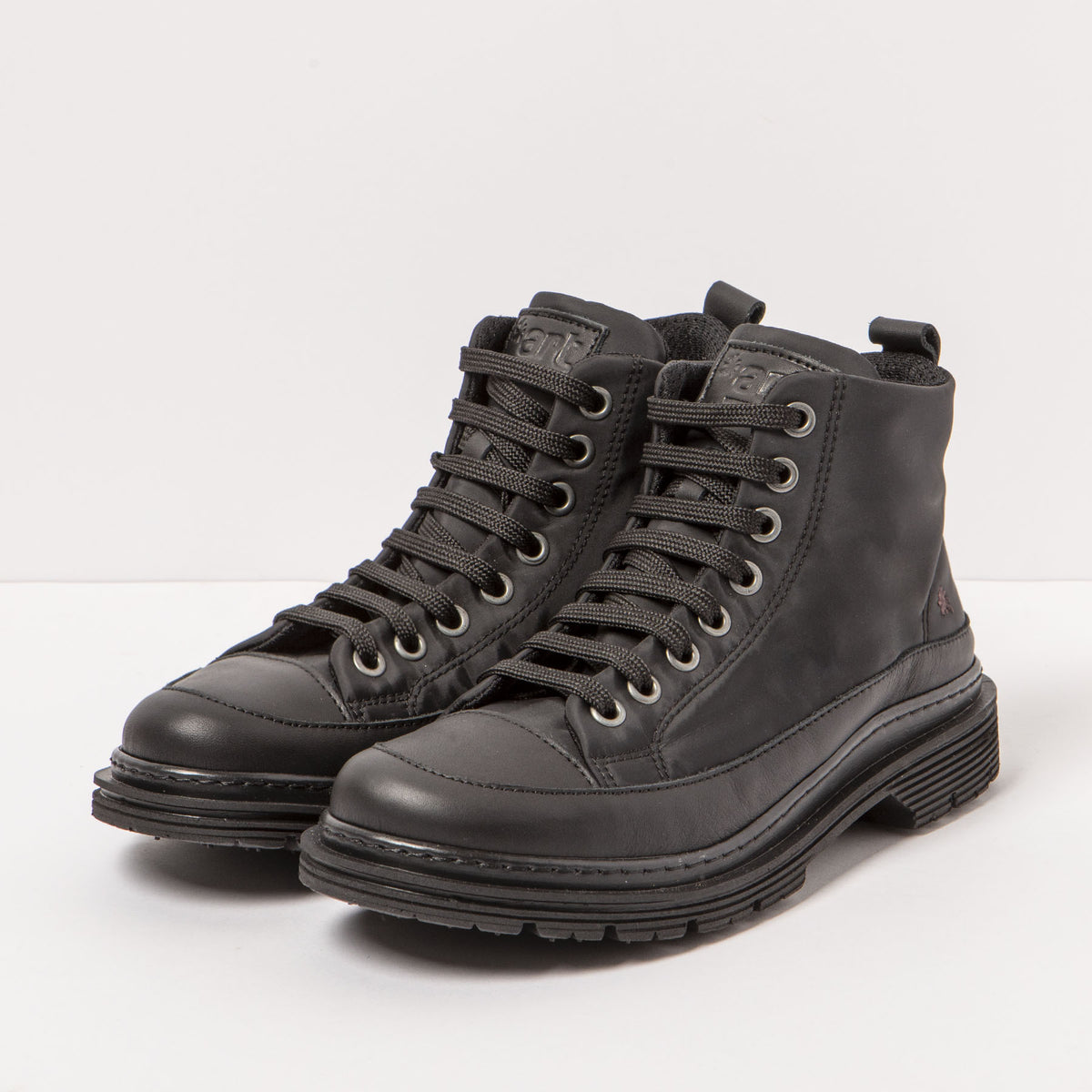 gid://shopify/Product/16171579638092_5
