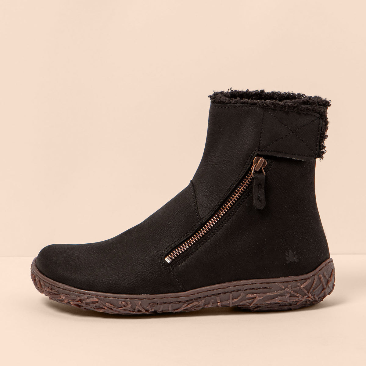 gid://shopify/Product/16124462432588_1