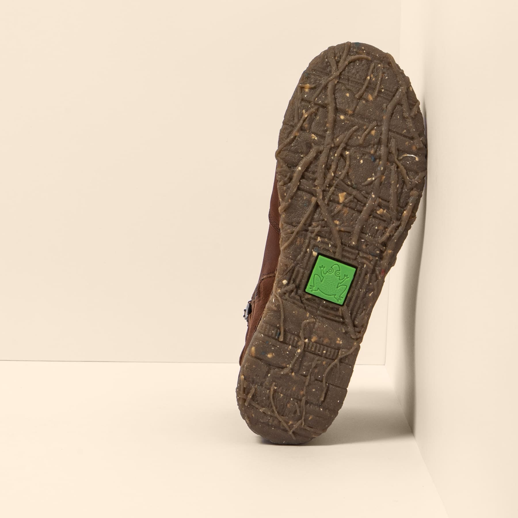 gid://shopify/Product/15700274676044_3