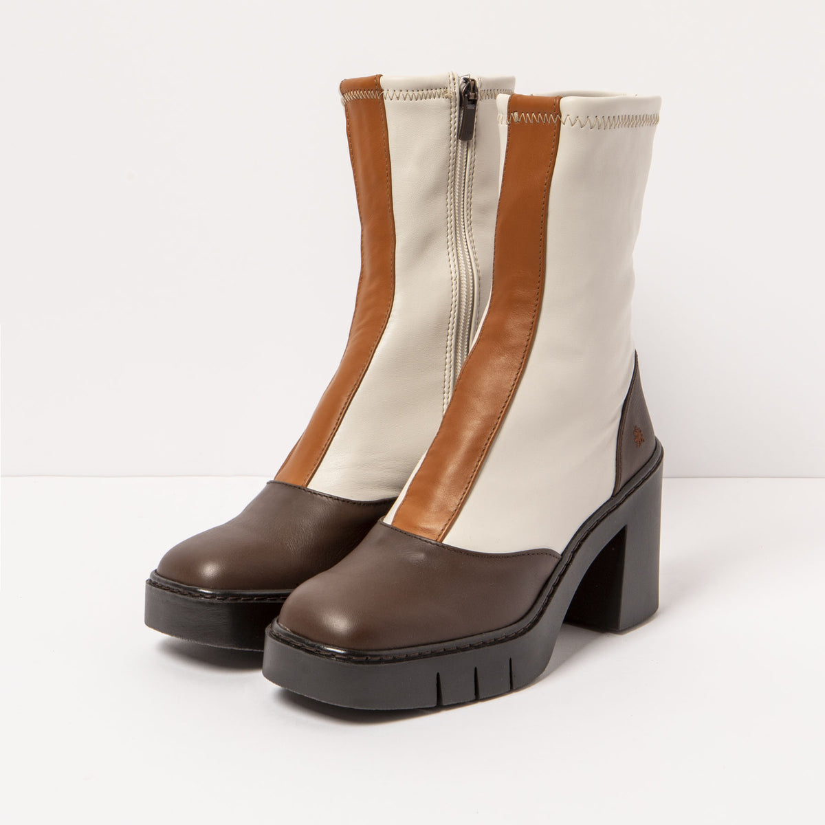 gid://shopify/Product/16171779129676_5