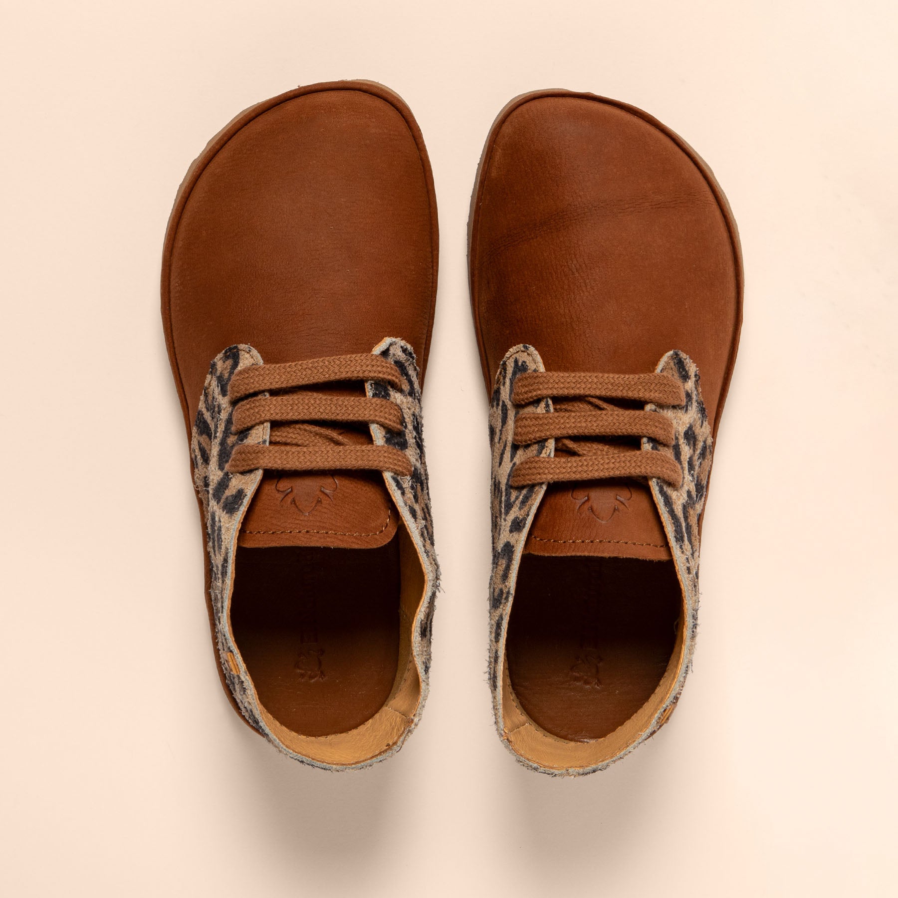 gid://shopify/Product/15700758004044_4
