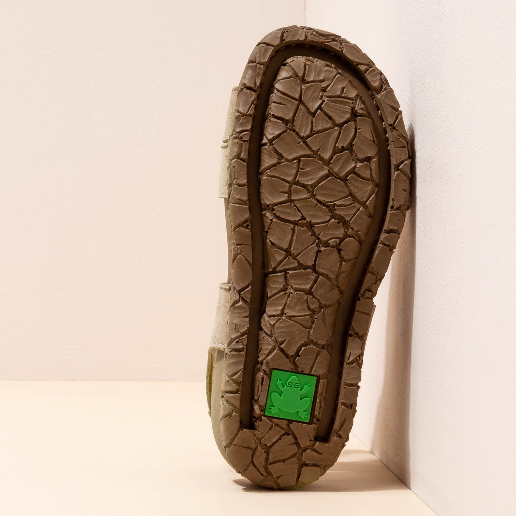 gid://shopify/Product/15700127908172_6