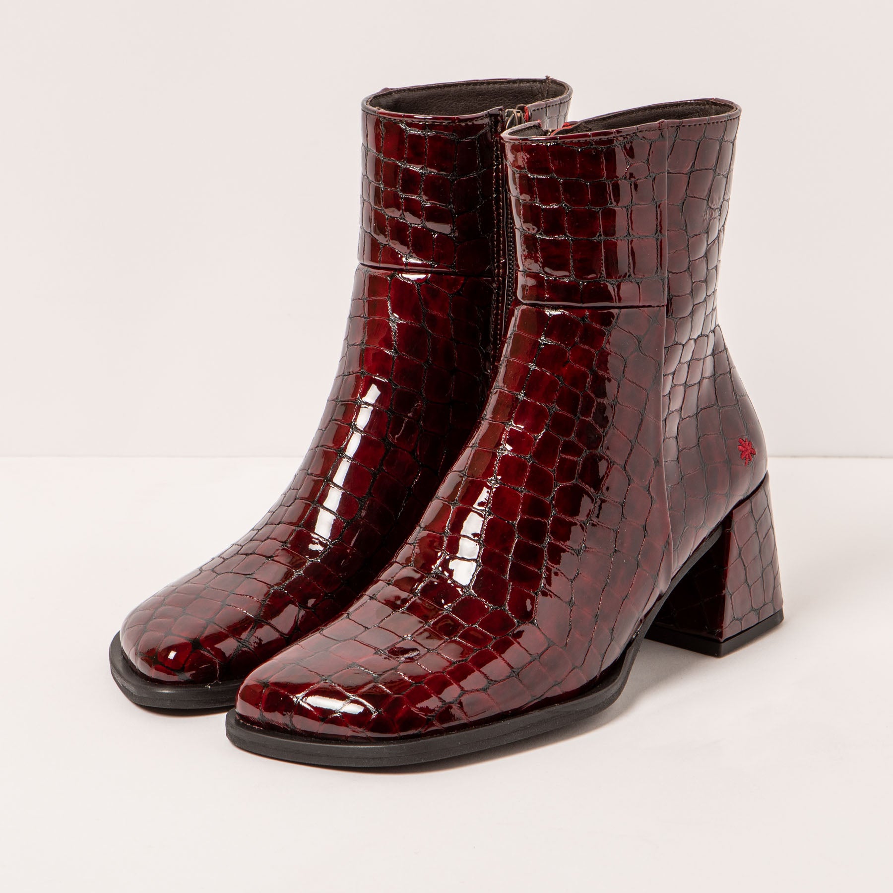 gid://shopify/Product/15694182744396_2
