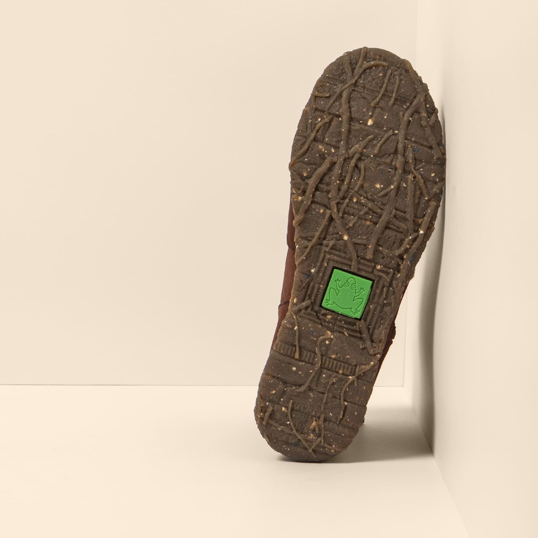 gid://shopify/Product/15700000964940_3
