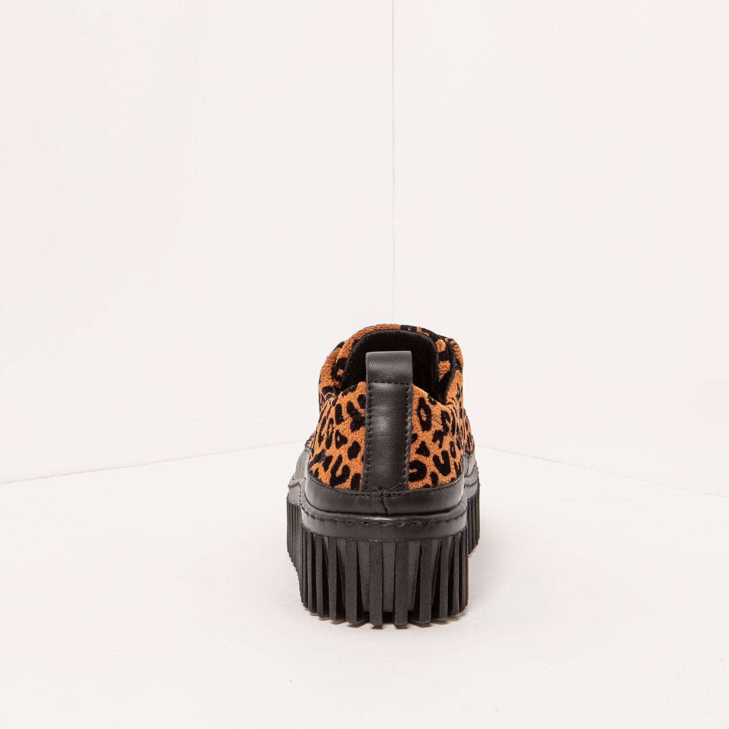 gid://shopify/Product/15694045217100_5