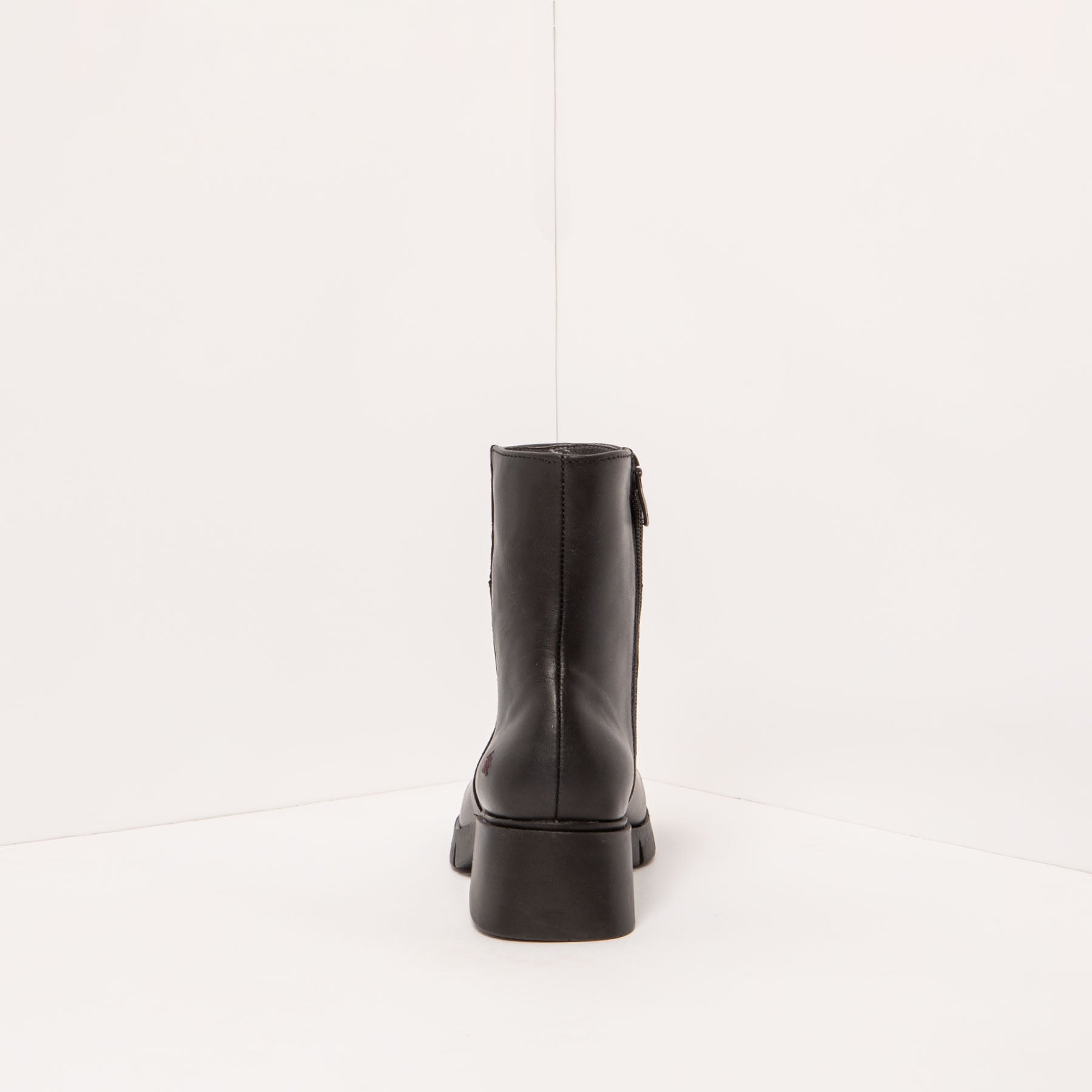 gid://shopify/Product/15693779927372_5