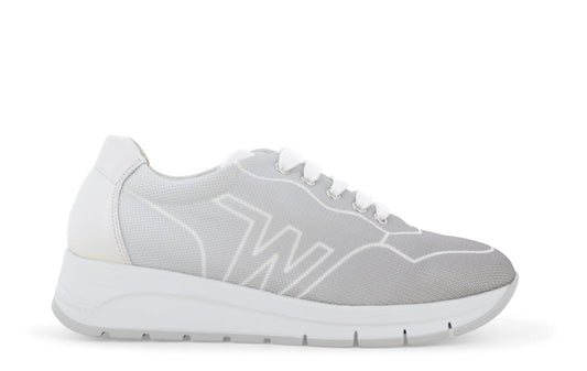 gid://shopify/Product/15686359613772_1