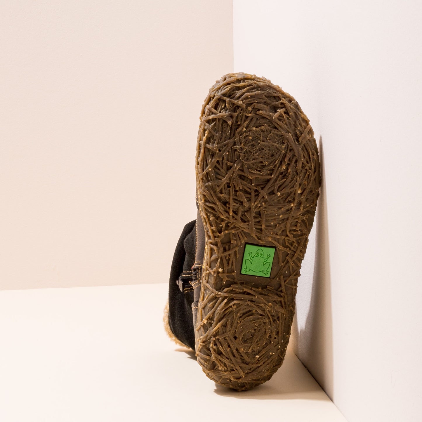 gid://shopify/Product/15700257931596_6