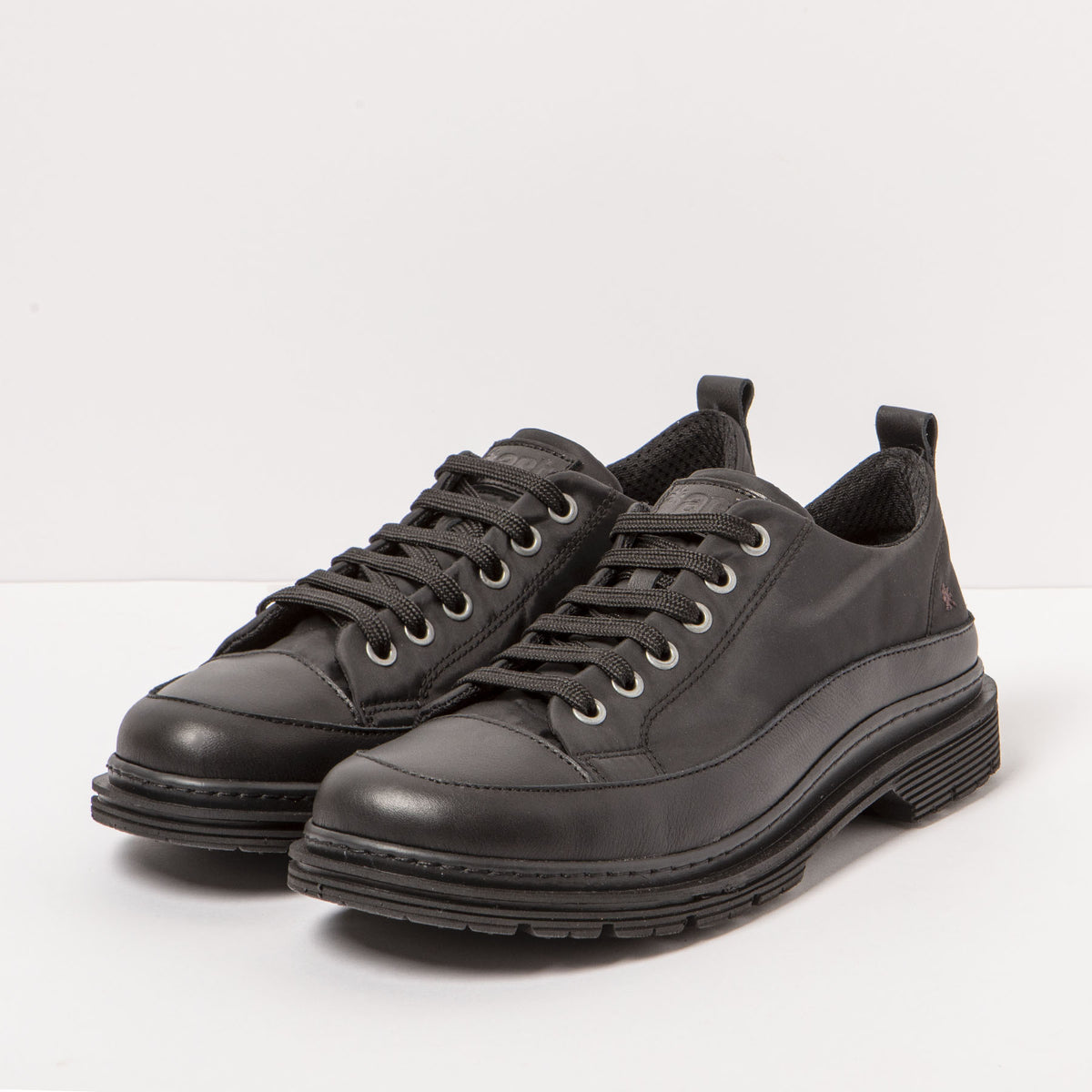 gid://shopify/Product/16171569709388_5