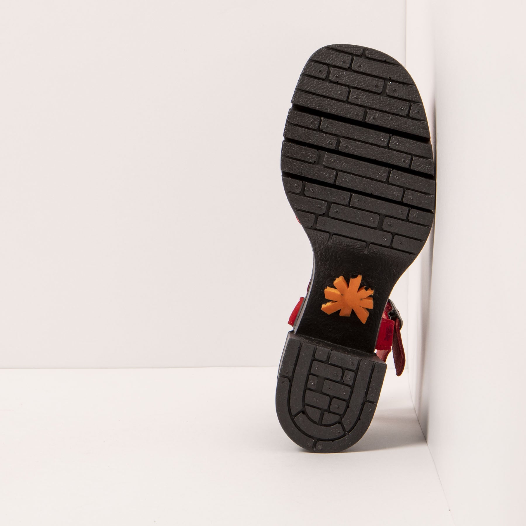 gid://shopify/Product/15693576798540_3