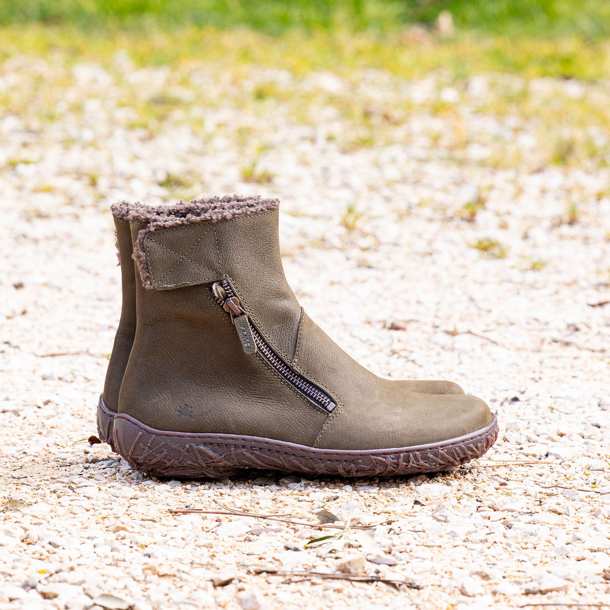 gid://shopify/Product/16124462432588_7