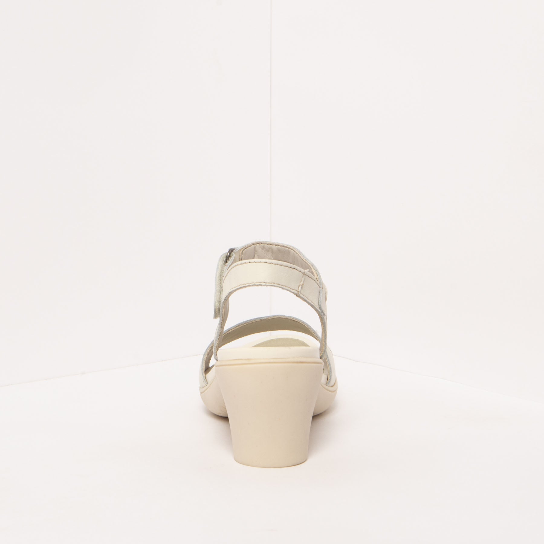 gid://shopify/Product/15785714352460_8