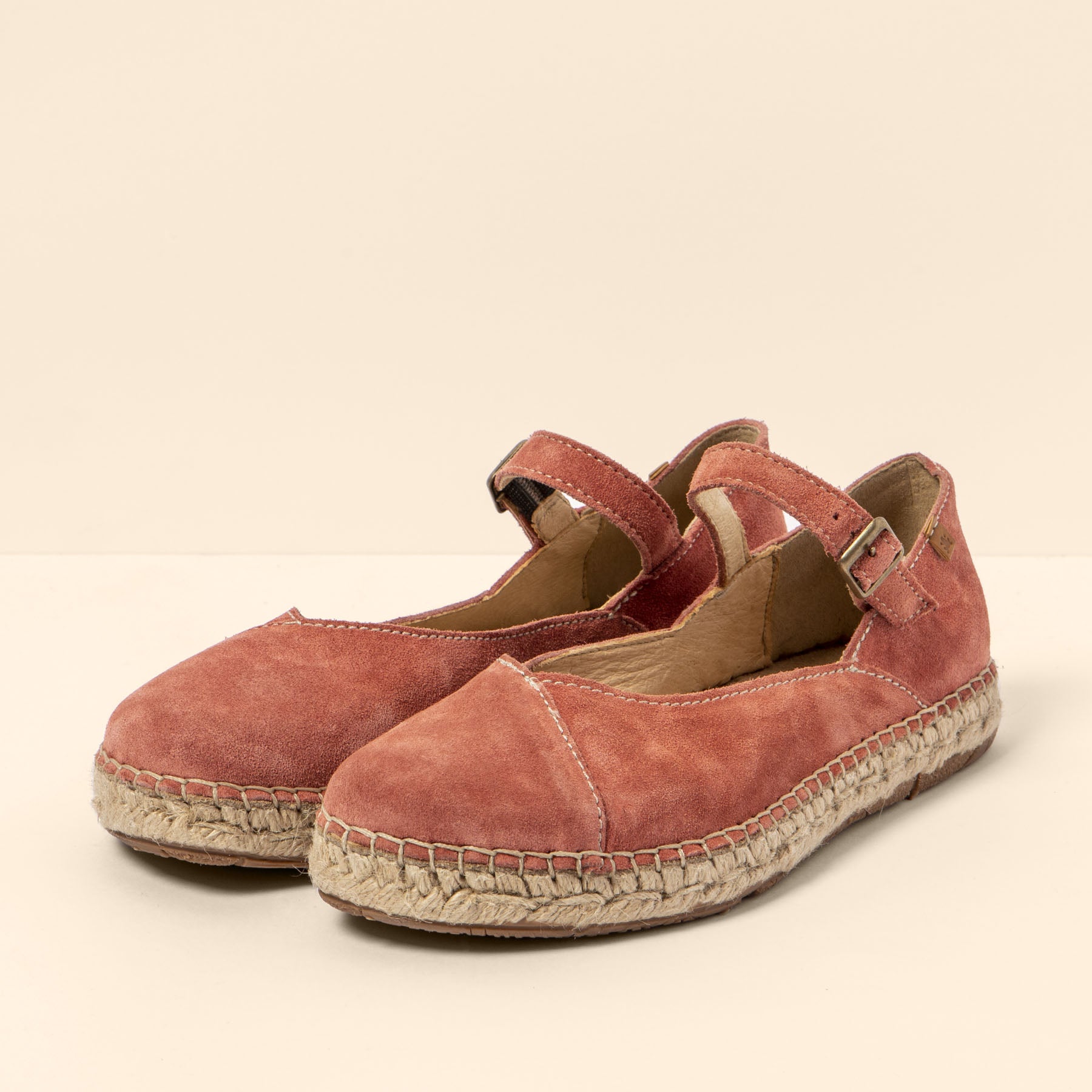 gid://shopify/Product/15700255473996_5