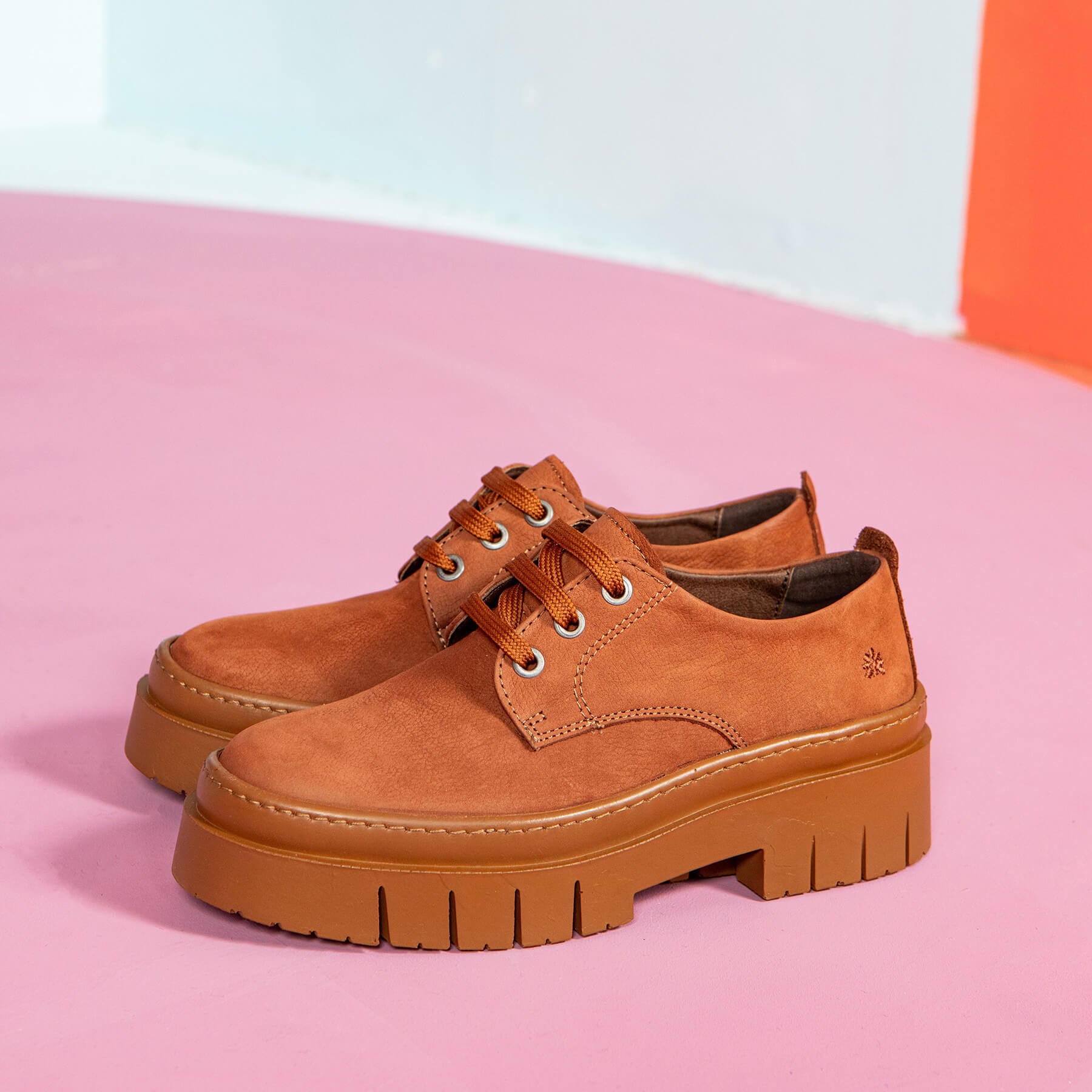 gid://shopify/Product/15694341538124_7