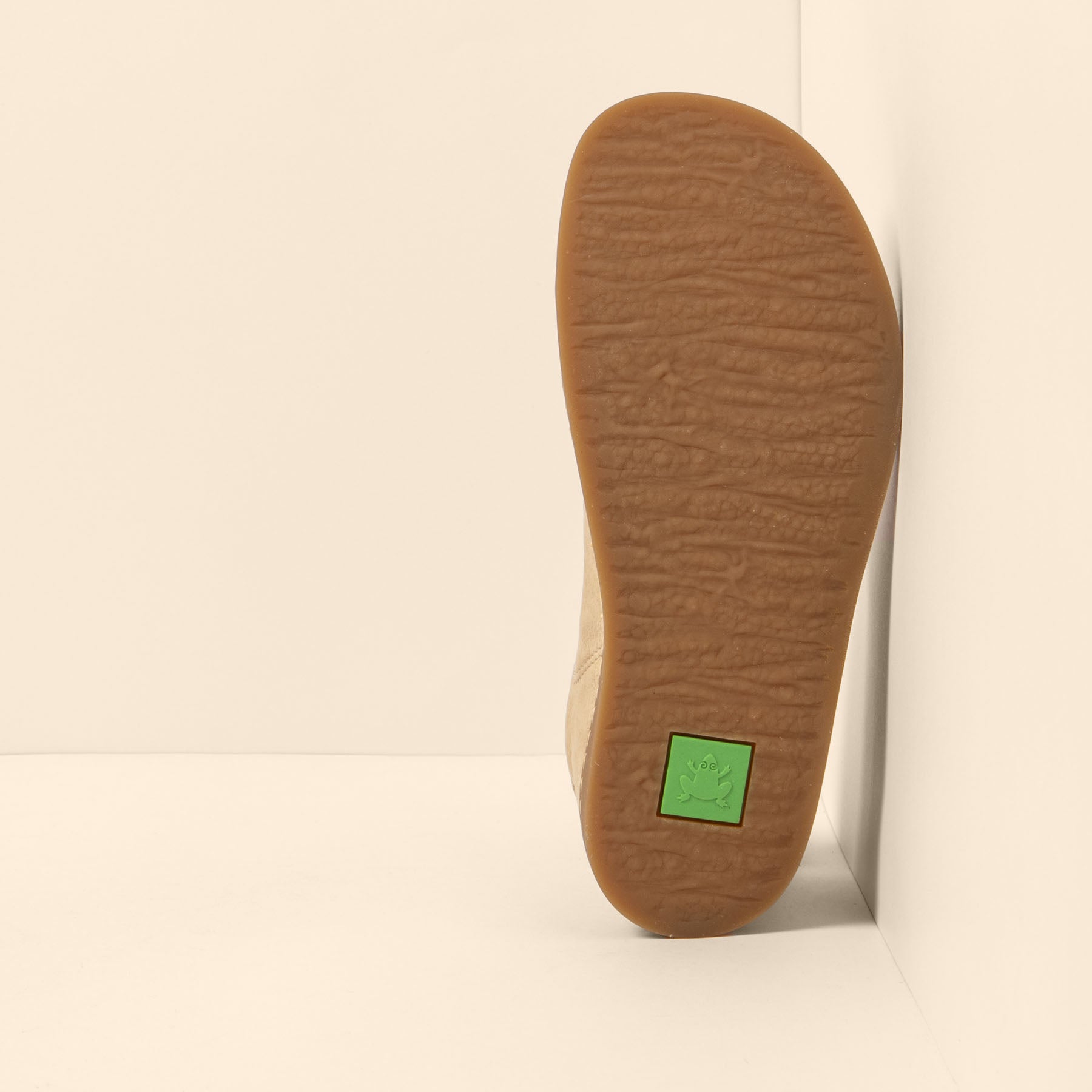 gid://shopify/Product/15700625850700_3