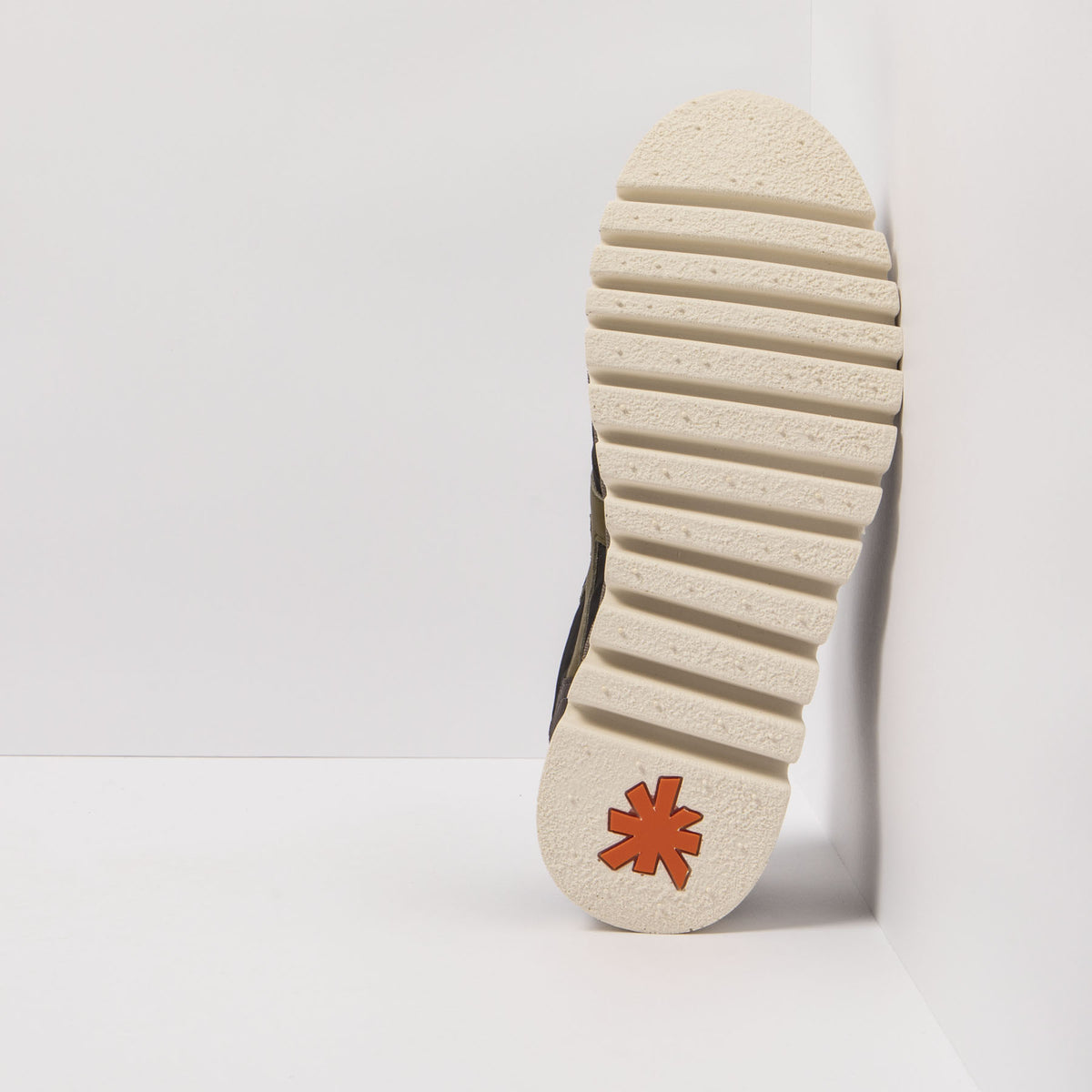 gid://shopify/Product/16171366744396_6