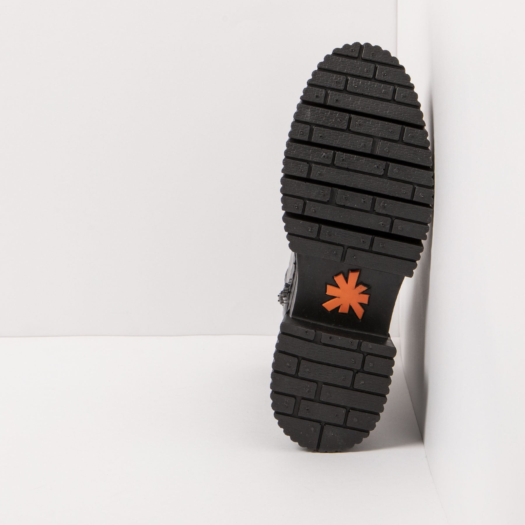 gid://shopify/Product/15785708093772_6
