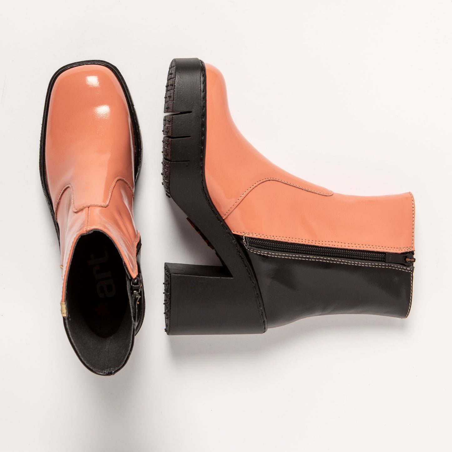 gid://shopify/Product/15694352646476_4