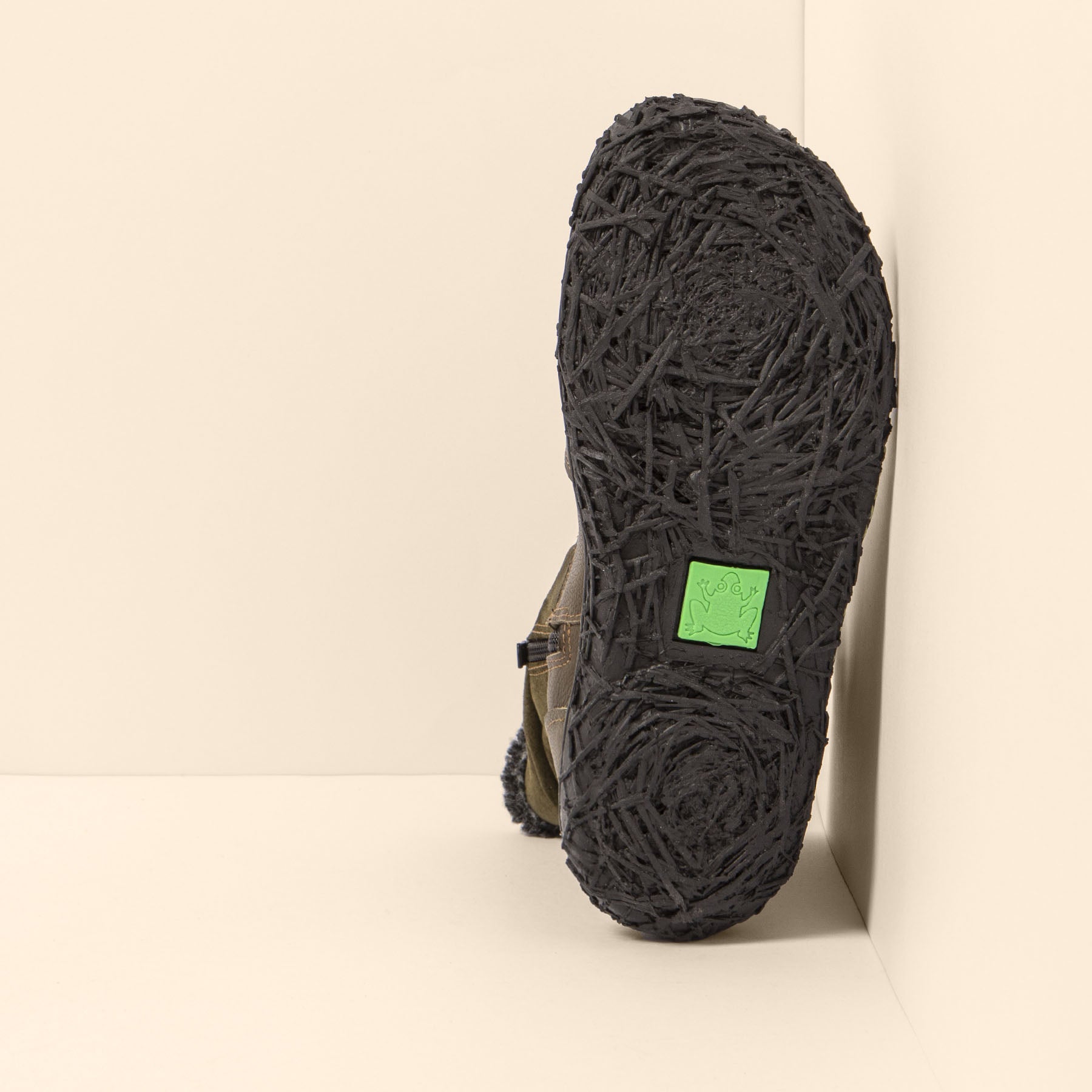 gid://shopify/Product/15700260258124_6