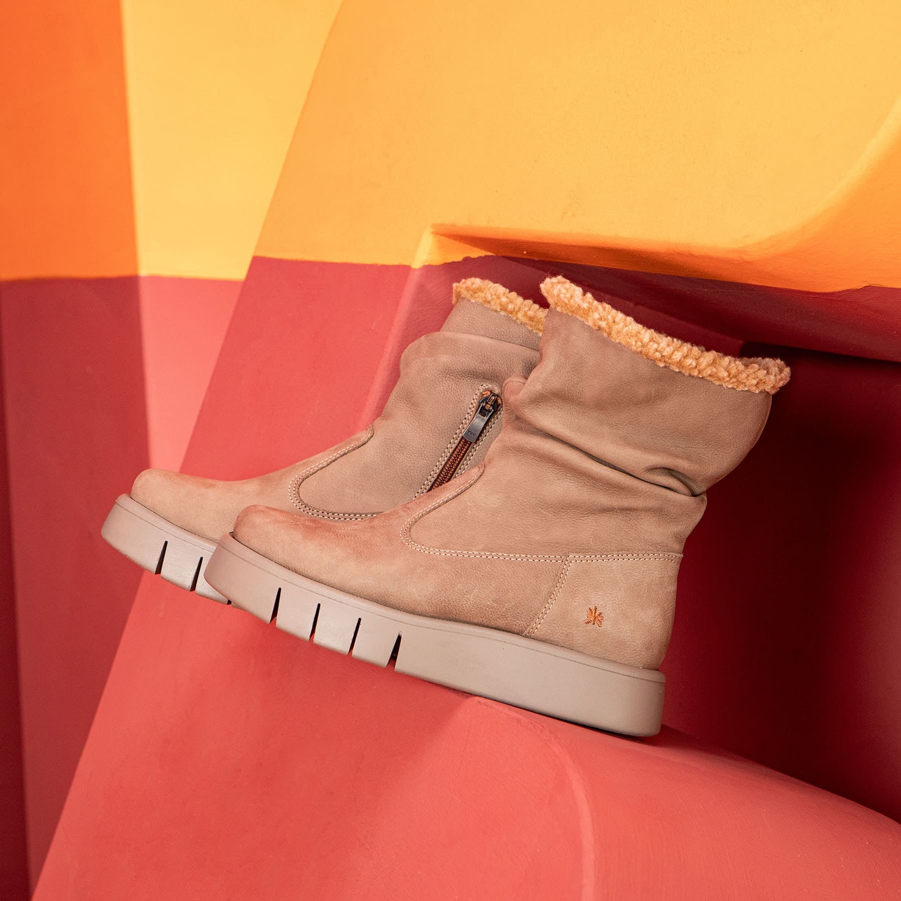 gid://shopify/Product/15785700524364_7