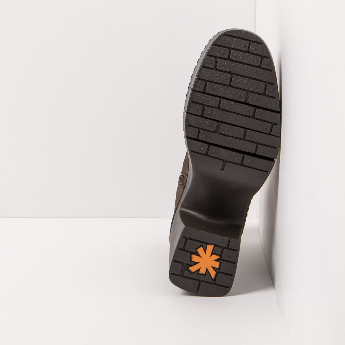 gid://shopify/Product/16171421073740_6