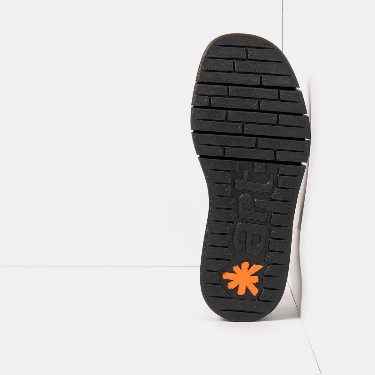 gid://shopify/Product/16172974080332_3