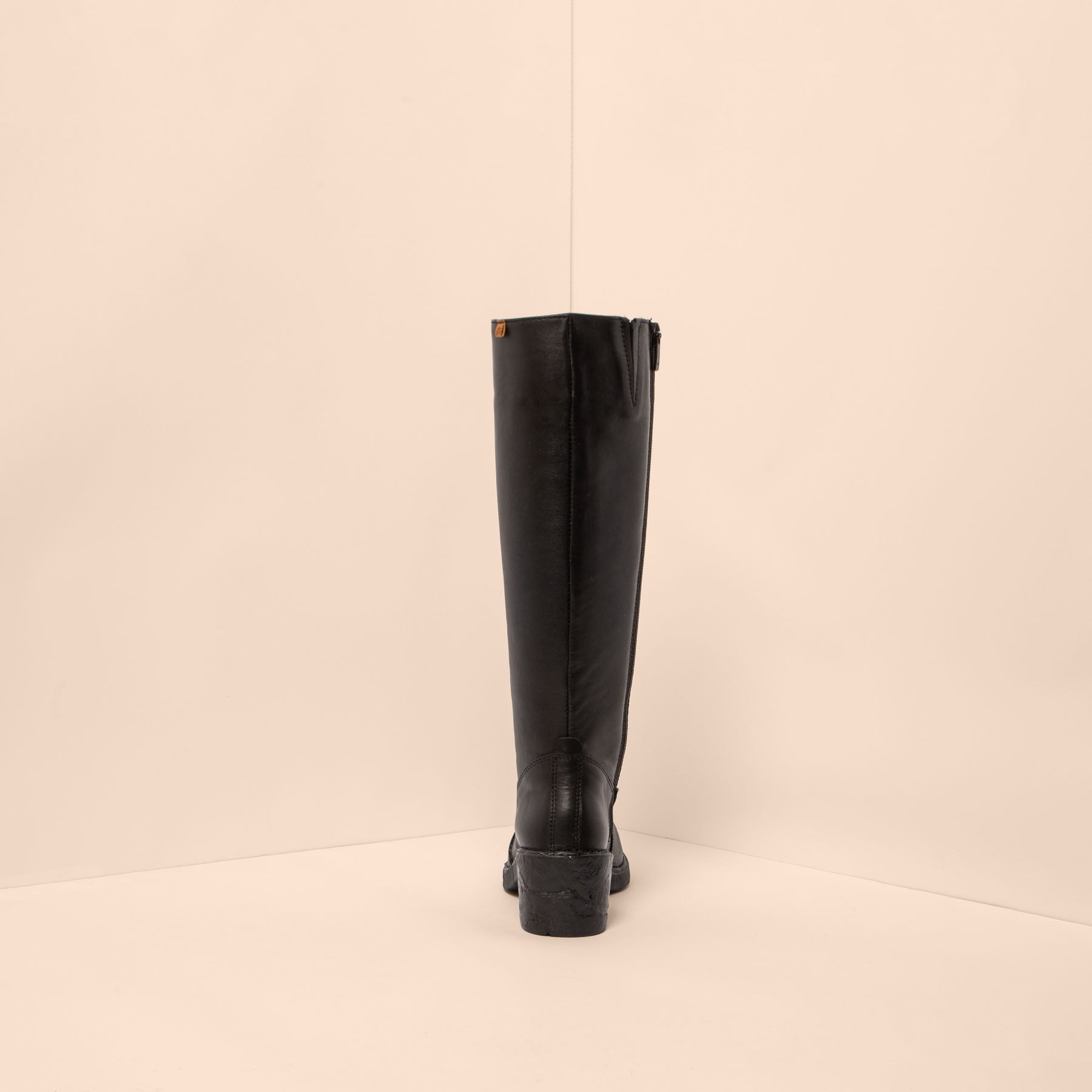 gid://shopify/Product/15700855062860_5