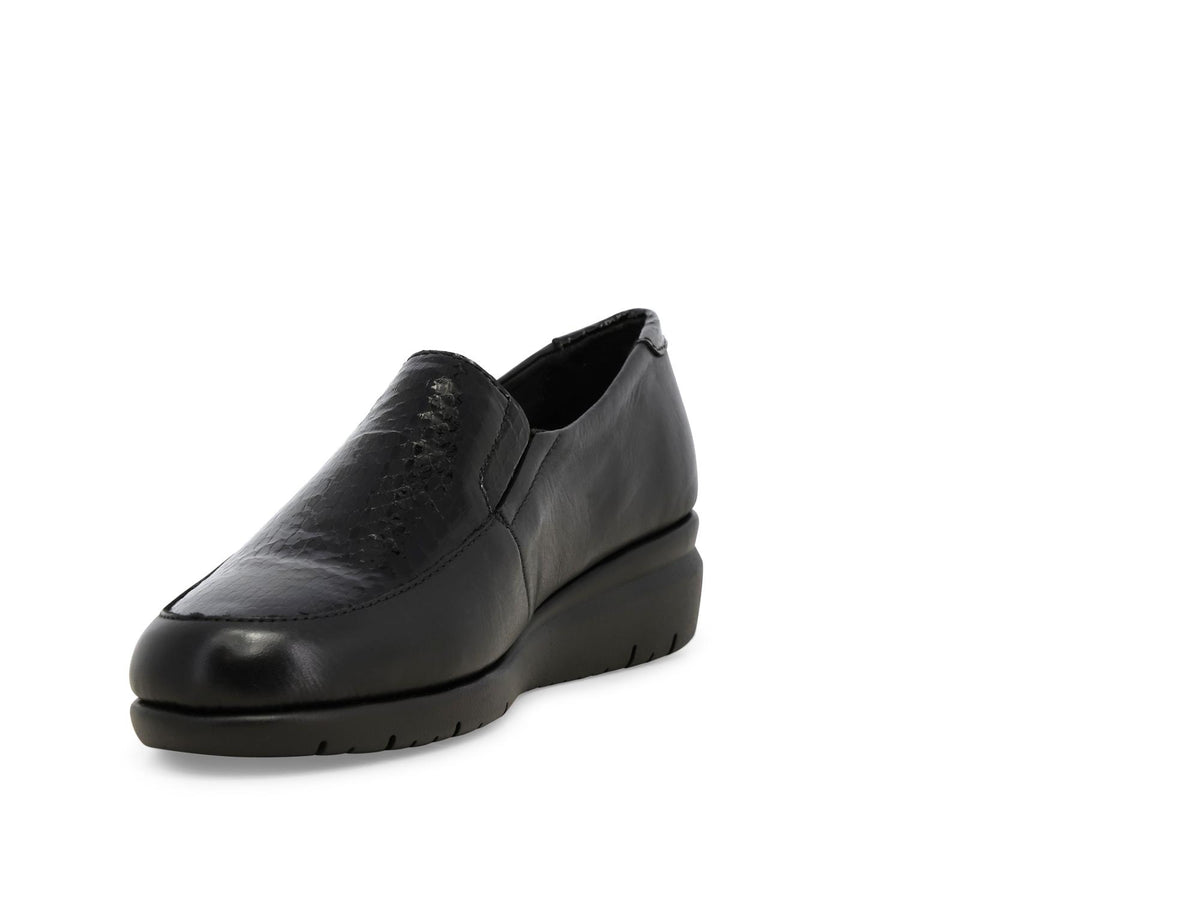 gid://shopify/Product/16118161047884_3