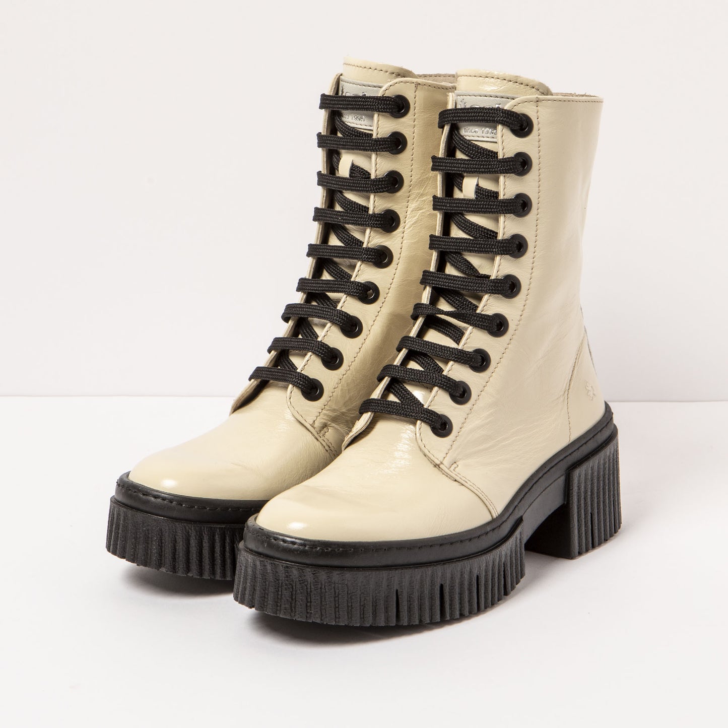 gid://shopify/Product/15785708847436_5