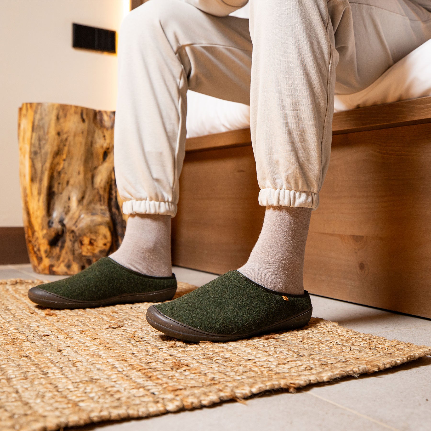 gid://shopify/Product/15700908441932_6