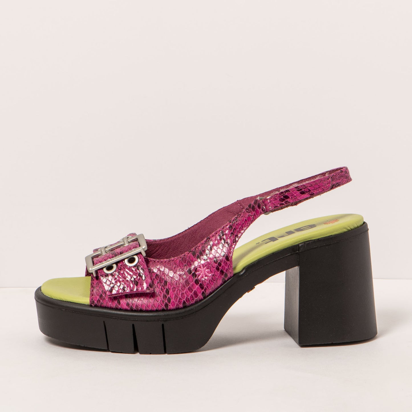 gid://shopify/Product/15693606519116_1