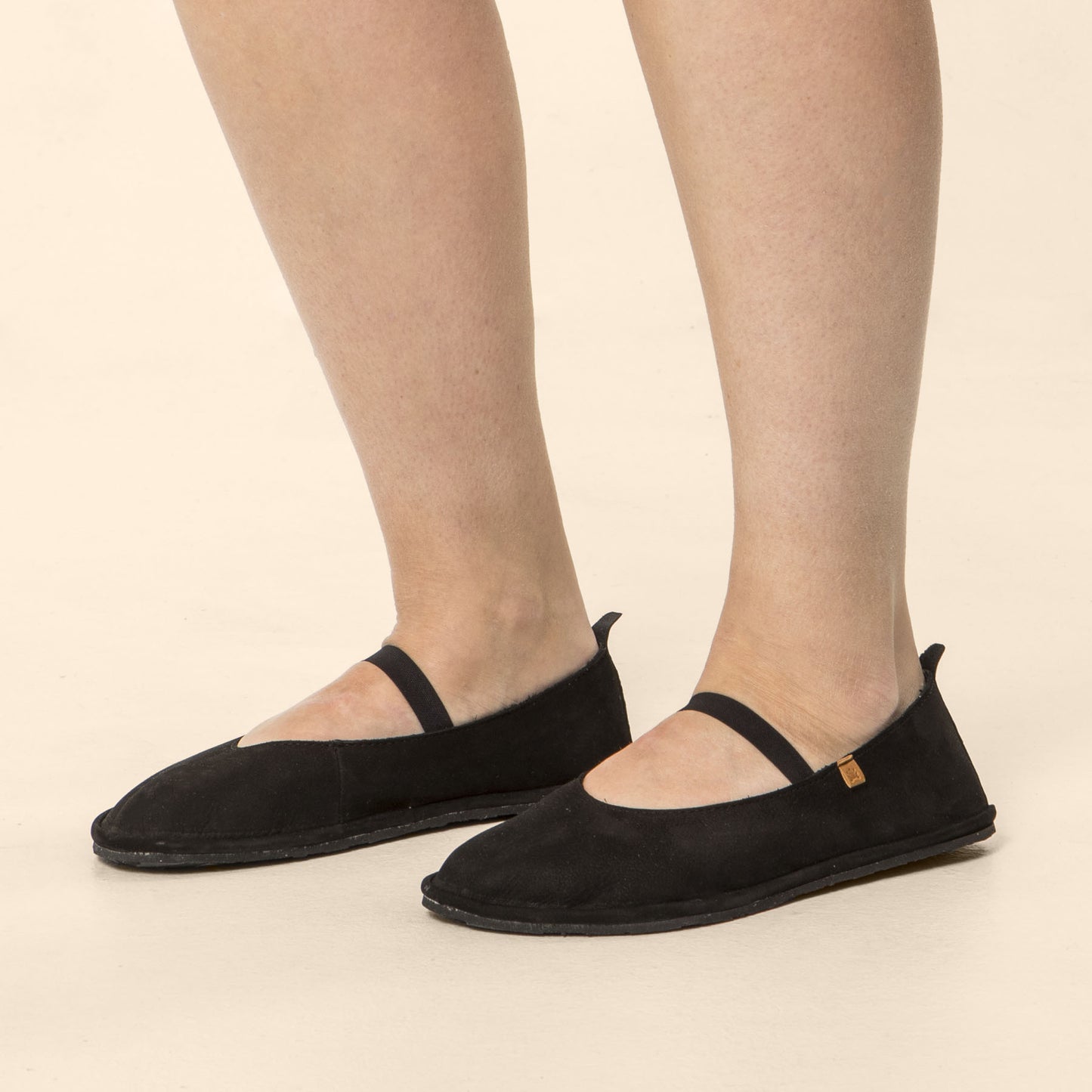 gid://shopify/Product/15700375241036_2