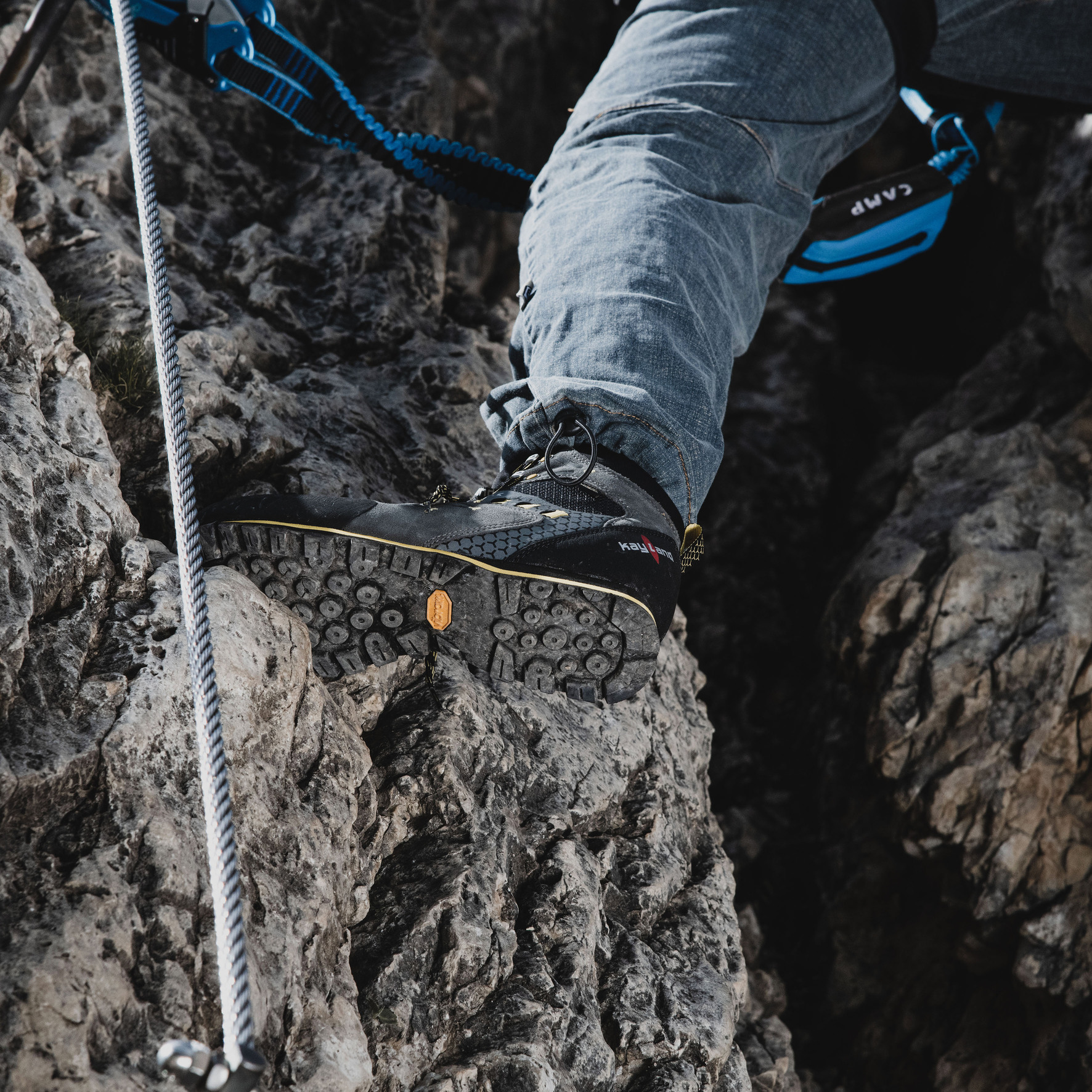 gid://shopify/Product/15702886154572_7