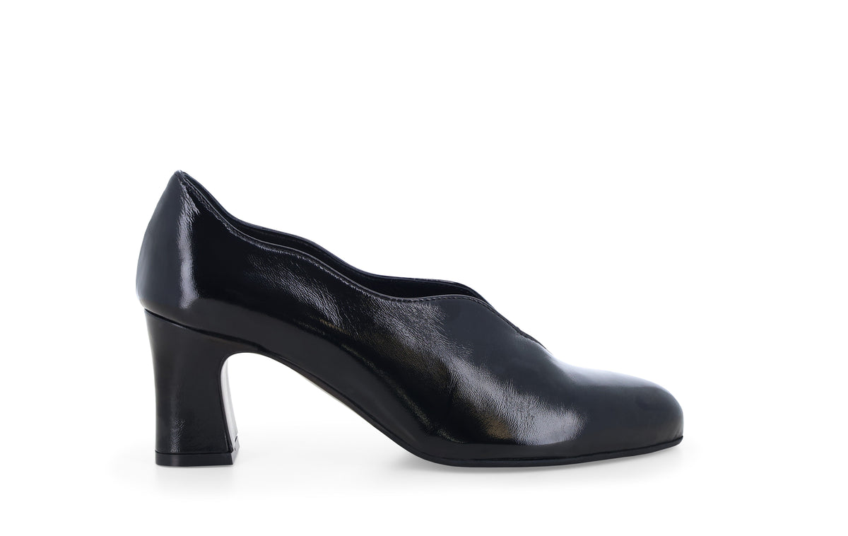 gid://shopify/Product/16156562850124_1